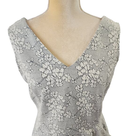 Anthropologie Tabithia Teahouse Sleeveless Textured Floral Pattern Dress Size 10 - Picture 4 of 7
